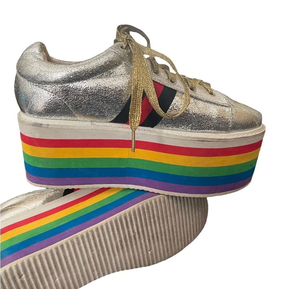 CAPE ROBBIN WOMEN'S MOMO-1 PLATFORM SNEAKER Metallic Silver Rainbow Platform 6 M